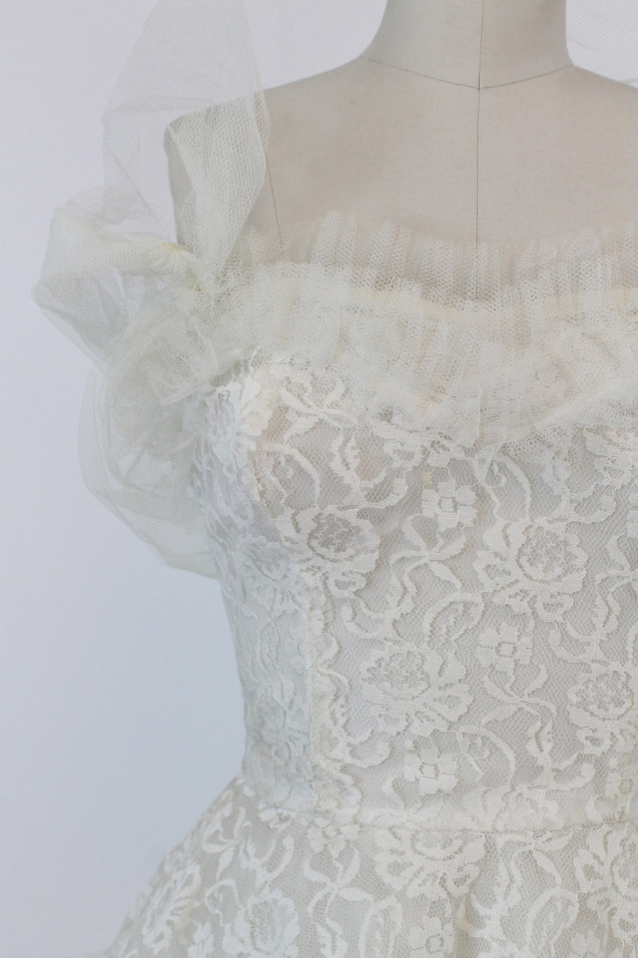 50s Wedding Dress XS / 1950s Vintage Dress Lace Tulle Strapless Gown / Midnight Gardenia Dress