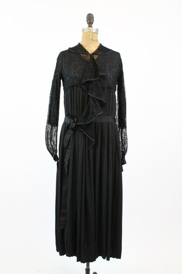 1920s spiderweb lace dress small | antique vintage ruffled collar dress | new in